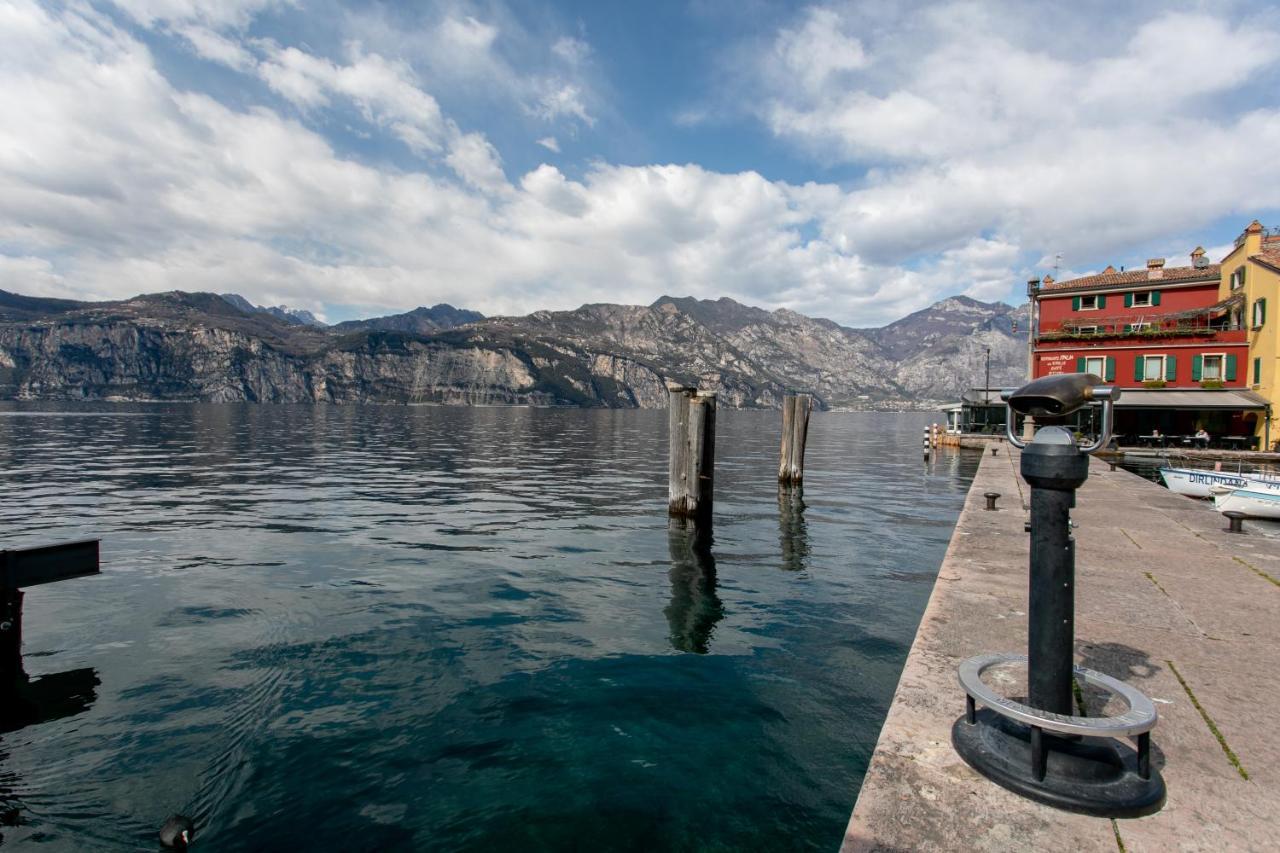 Harbor View - Malcesine Apartment ภายนอก รูปภาพ
