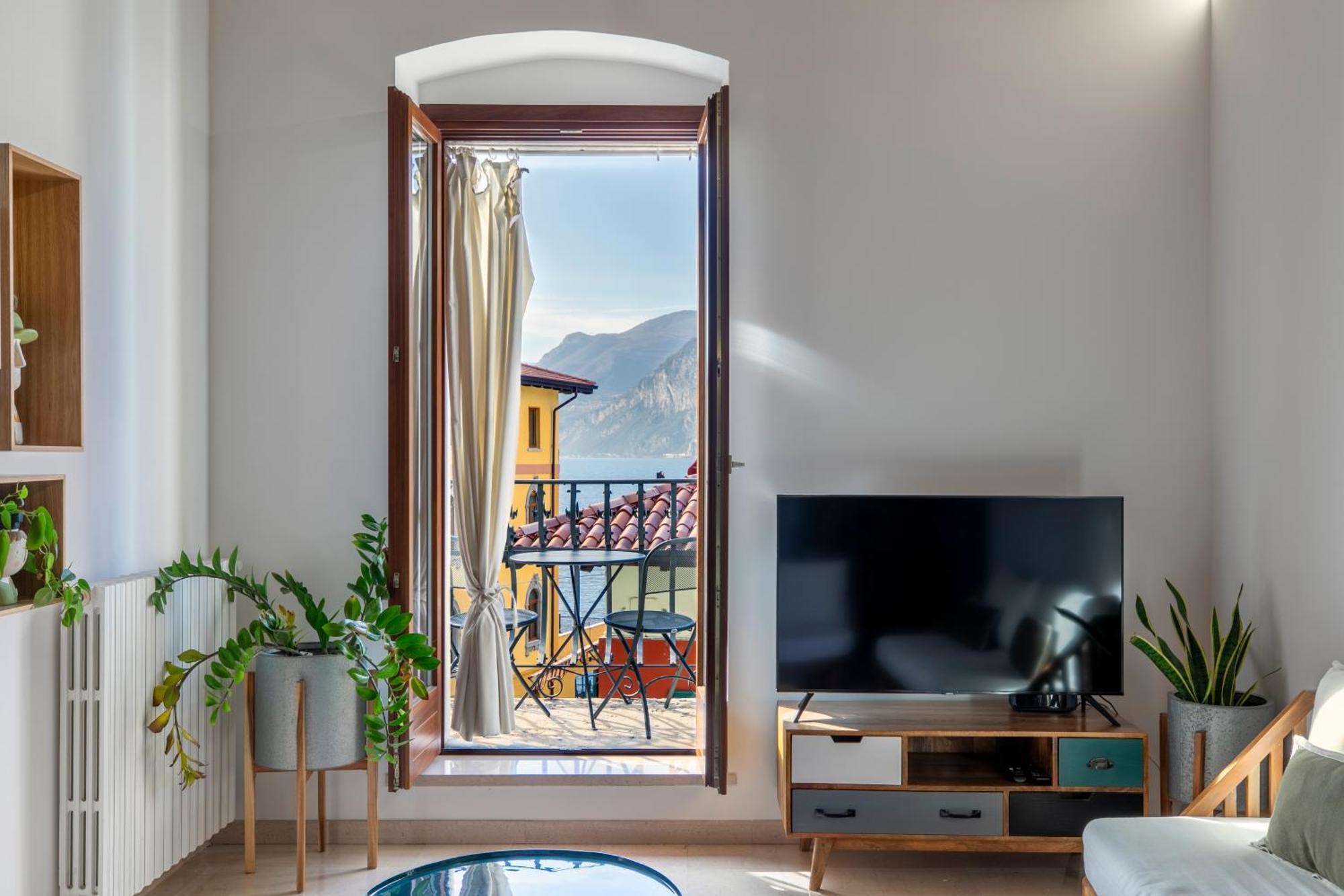 Harbor View - Malcesine Apartment ภายนอก รูปภาพ
